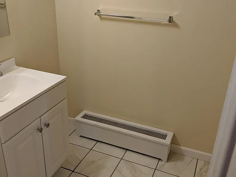 Bathroom 1 a