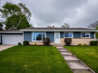 1409 N Lakeview Ave, Port Washington, WI 53074