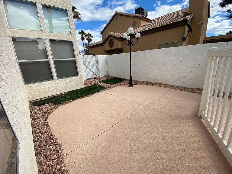 1685 Autumn Rust Dr — Photo 18