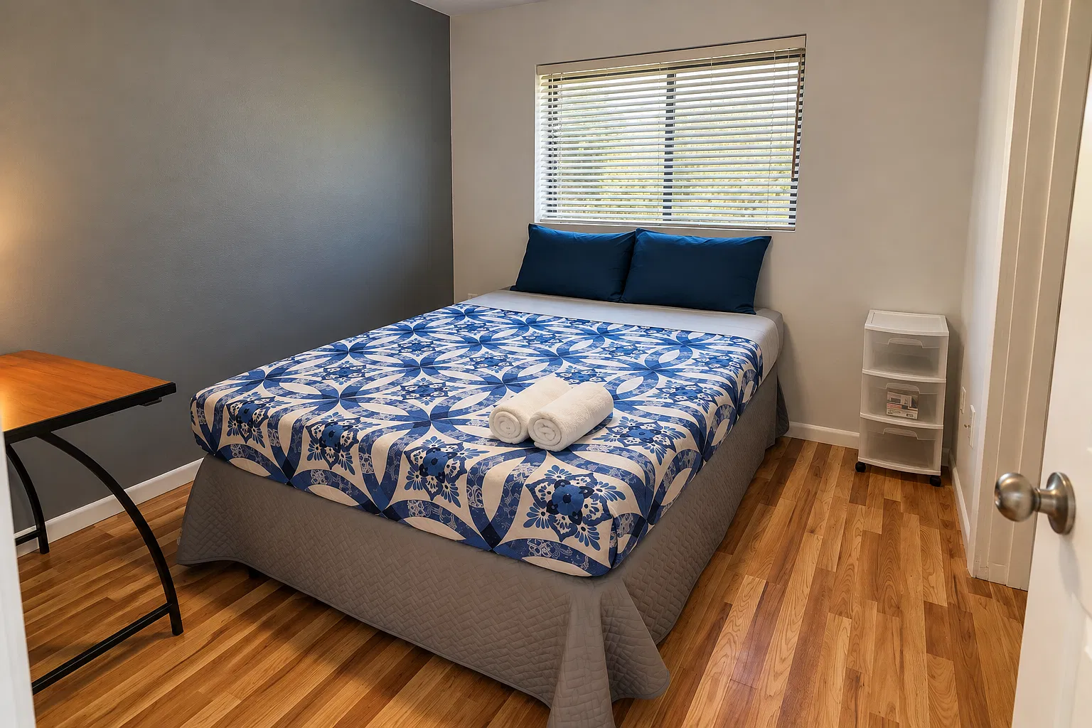 1 bed, 1200 sqft, $800 — Photo 1