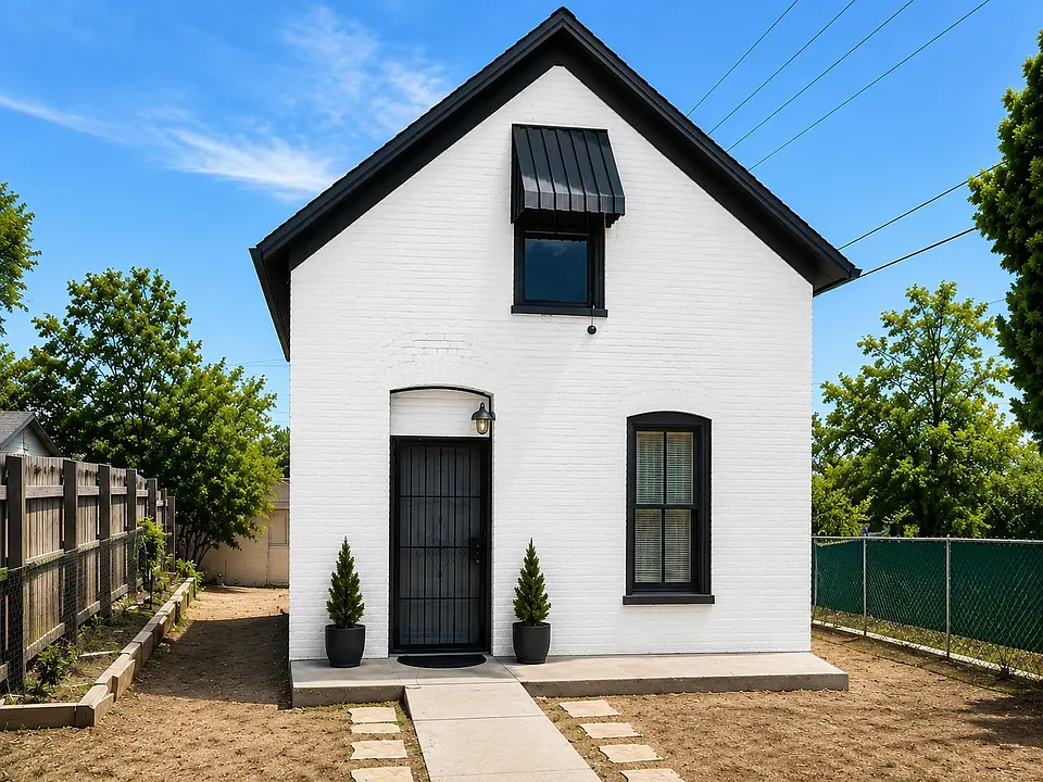 216 N Bradford Ave