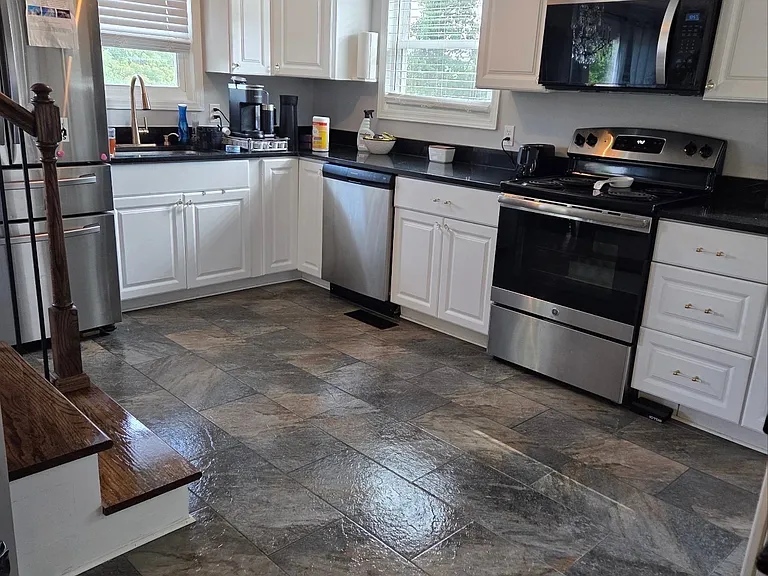 258 E Moody Ave — Photo 32