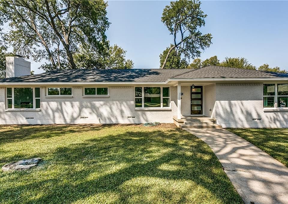 1st image of 2851 Woodmere Dr