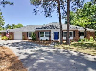 835 Central Dr, Southern Pines, NC 28387