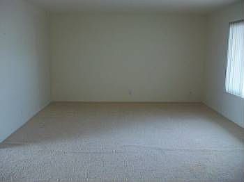 4th image of 1708 Parkchester Dr