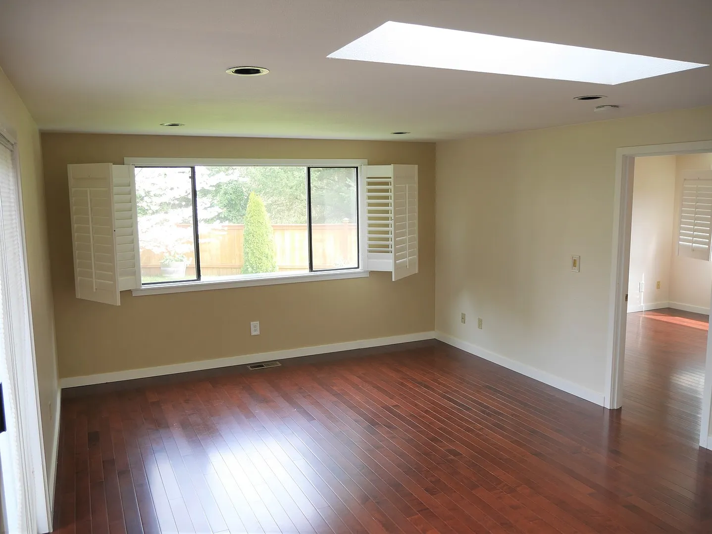 4 Bedroom 2.5 Bath near Juanita Beach! — Photo 4