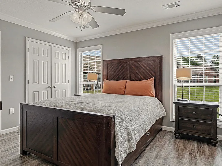 4504 Regina Ct — Photo 16