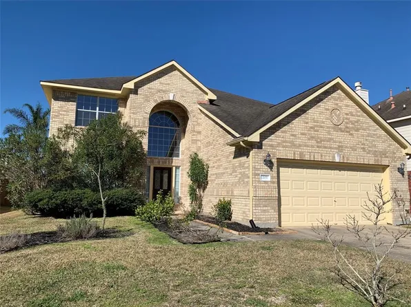203 Rolling Springs Ln, Dickinson, TX 77539