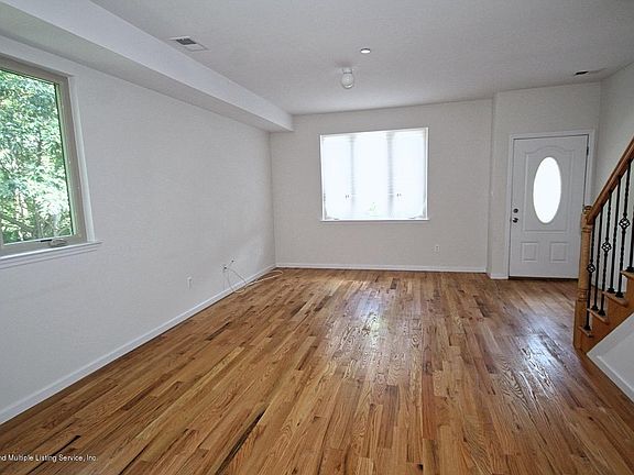 5th image of 29 Apricot Ct