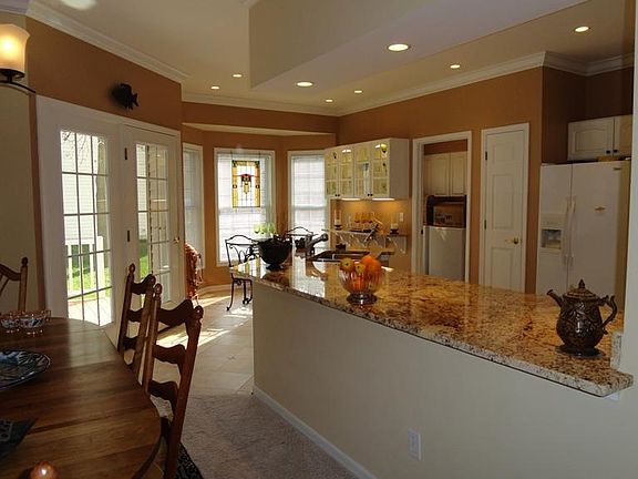 3rd image of 311 Oakwood Ln