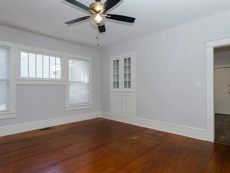 914B Bonham Ave — Photo 8