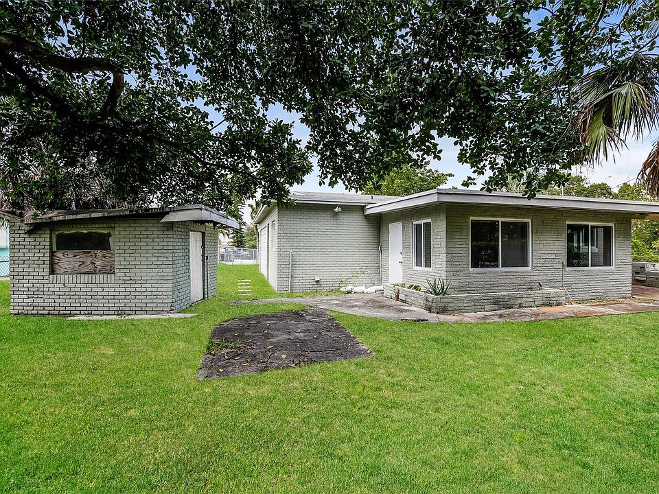 1st image of 1021 NW 25th Way