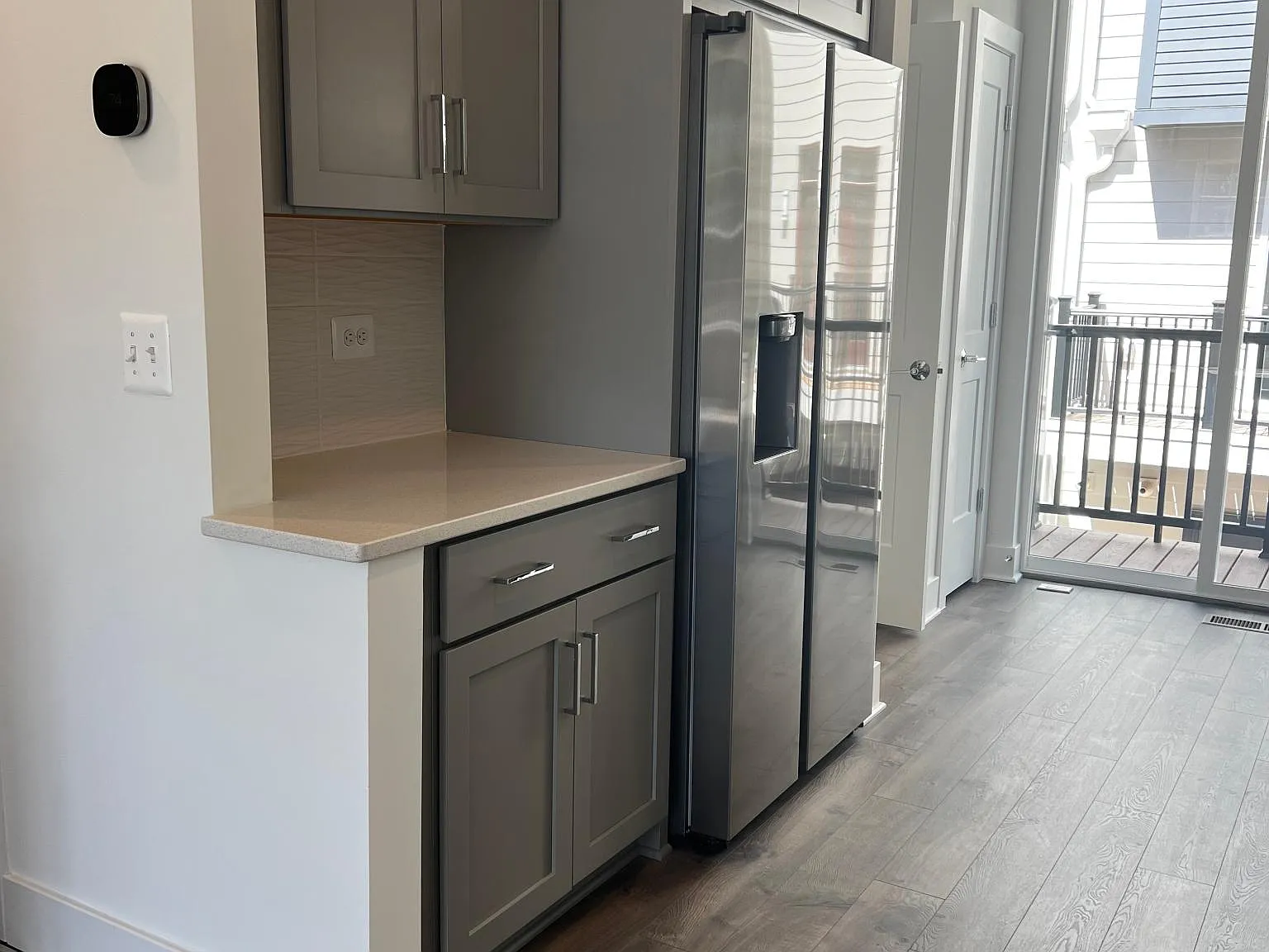 2 bed, 2.5 bath, 1200 sqft, $3,500 — Photo 4