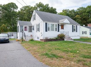 135 Campbell Dr, Lowell, MA 01851