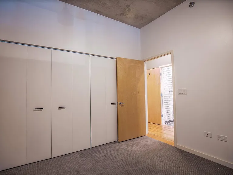 630 N Franklin St #605 — Photo 4