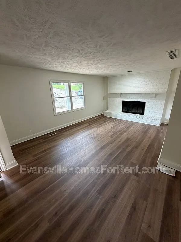 3 bed, 2.0 bath, $1,850 — Photo 3
