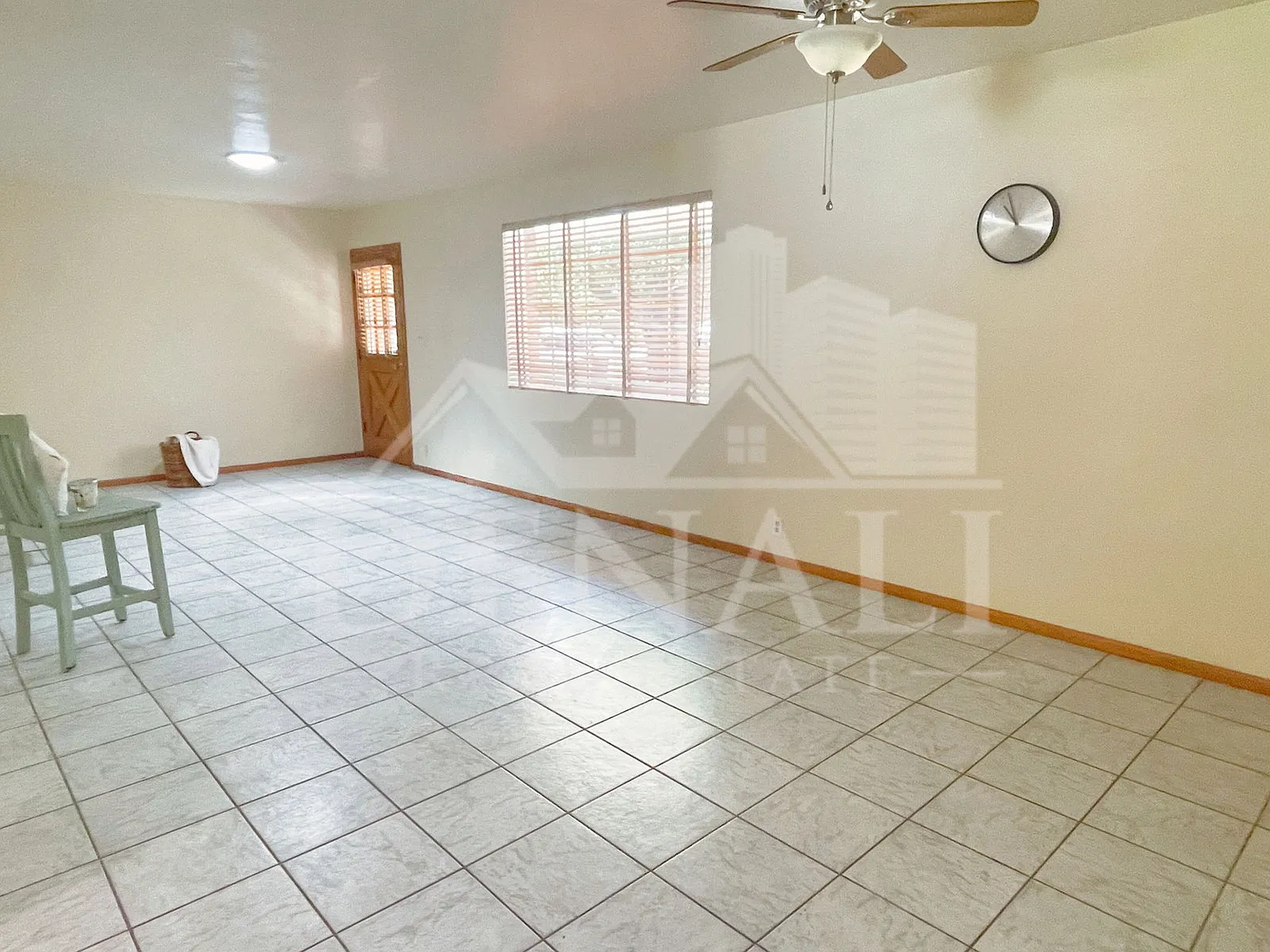 4 bed, 2.0 bath, 2157 sqft, $3,200 — Photo 3
