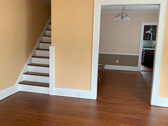 3rd image of 31 Burtis Ave