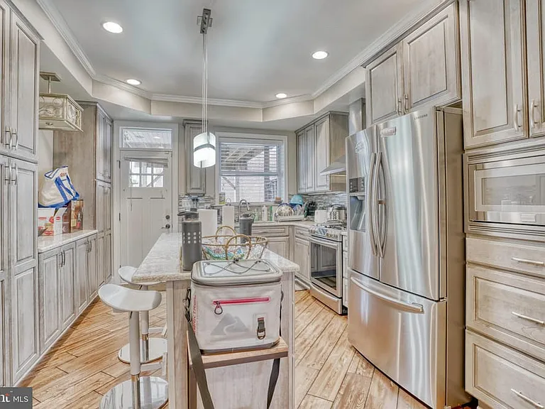 3810 Foster Ave — Photo 7