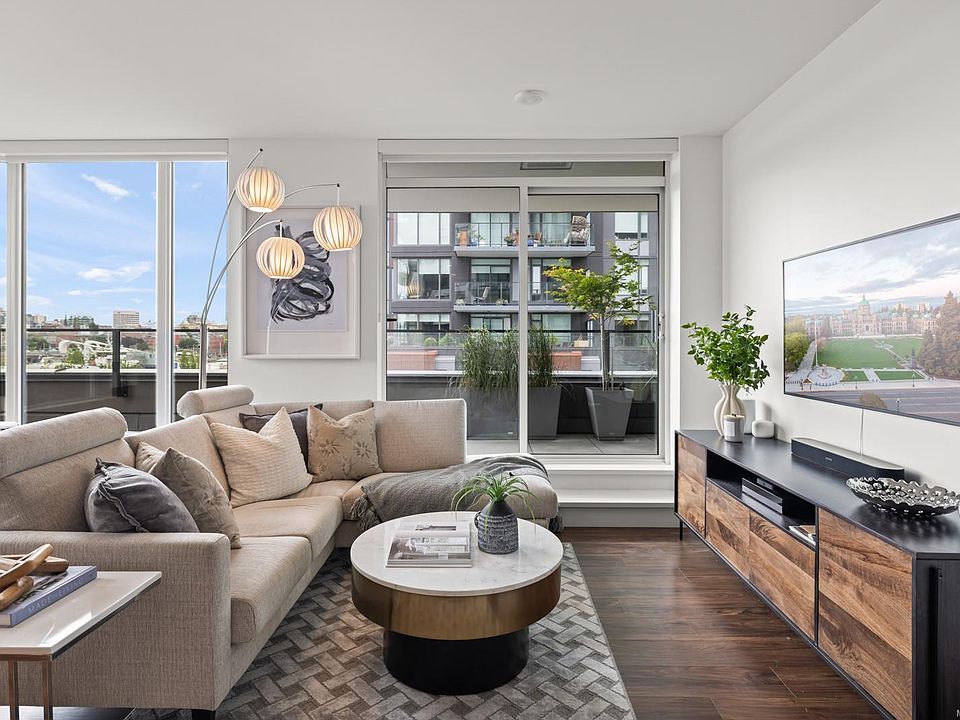 1st image of 369 Tyee Rd #303