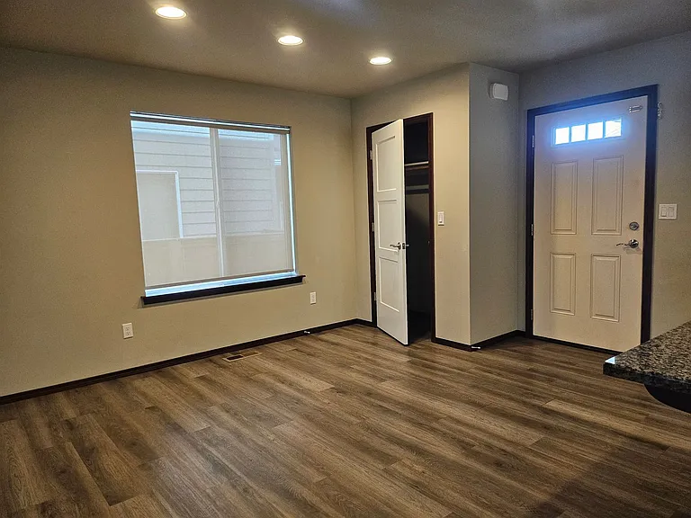 482 S Kansas Loop — Photo 9
