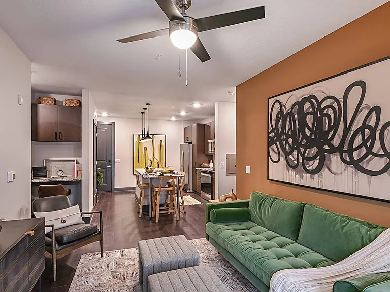 Haven 8181 — Photo 2