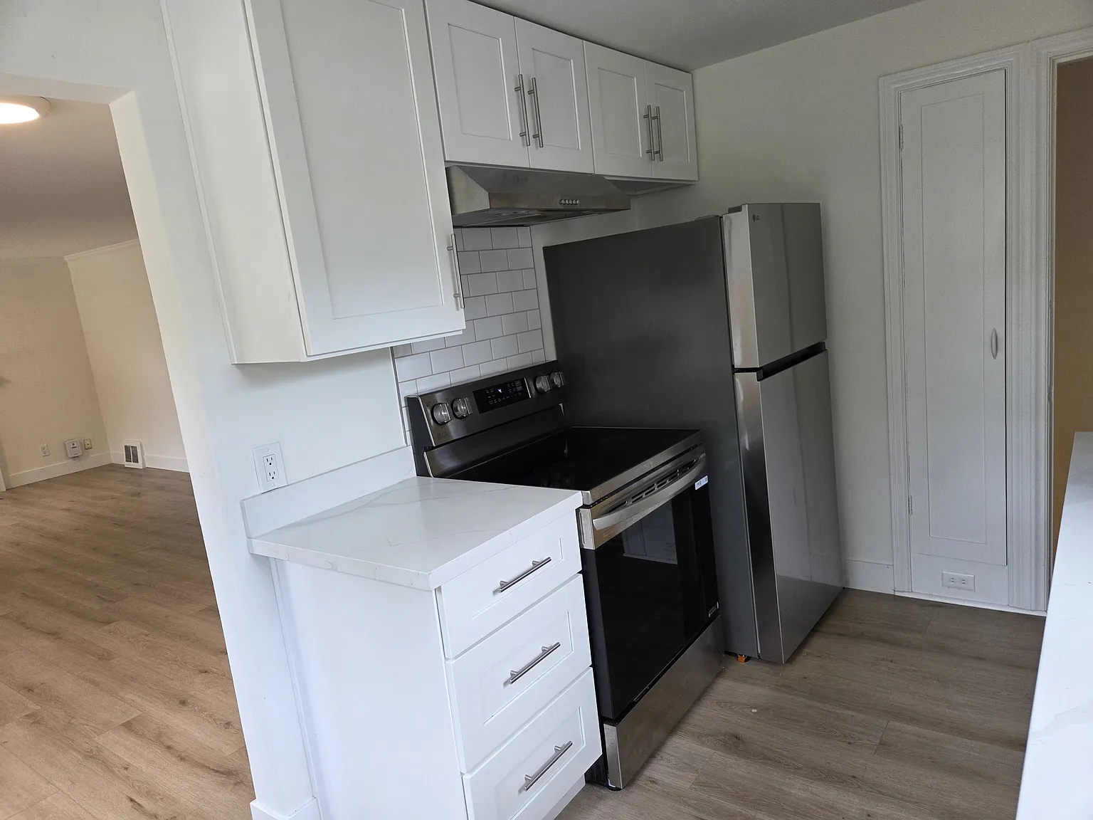 3 bed, 1280 sqft, $3,300 — Photo 4
