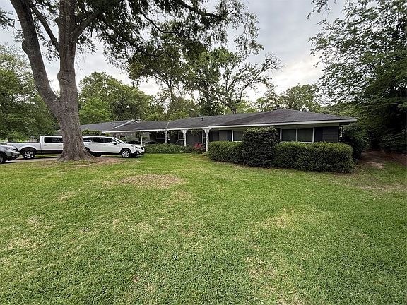 2nd image of 924 Poleman Rd