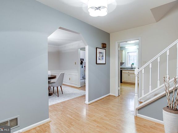 4th image of 901 Holly Blossom Ct