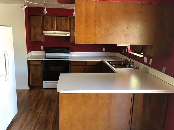 4th image of 1924 NW Sunberry Dr