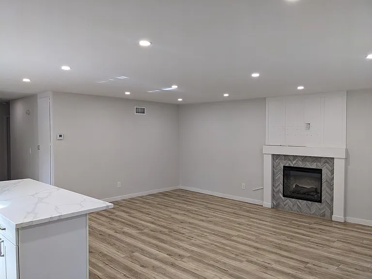 7193 Romford Ct — Photo 16