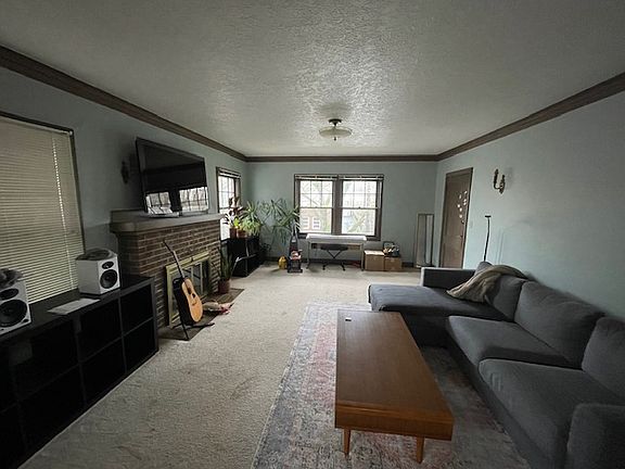 5th image of 1223 NE Schuyler St APT 3