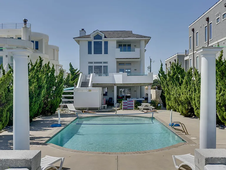 502 S Atlantic Ave — Photo 1