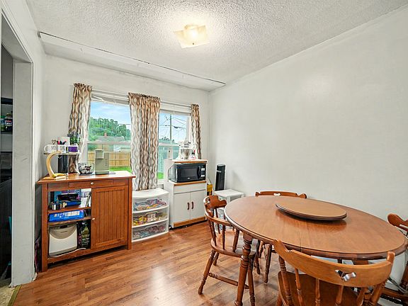 5th image of 404 E Claflin Ave