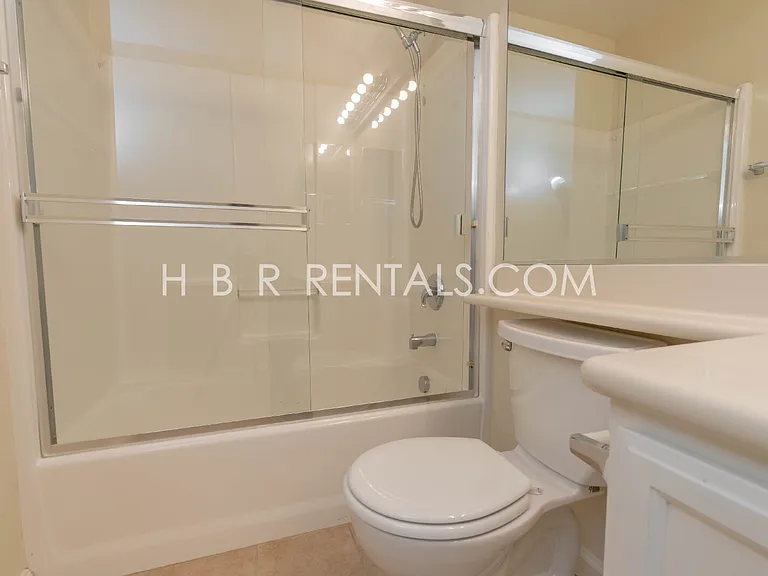 2417 Veneto Ln — Photo 17