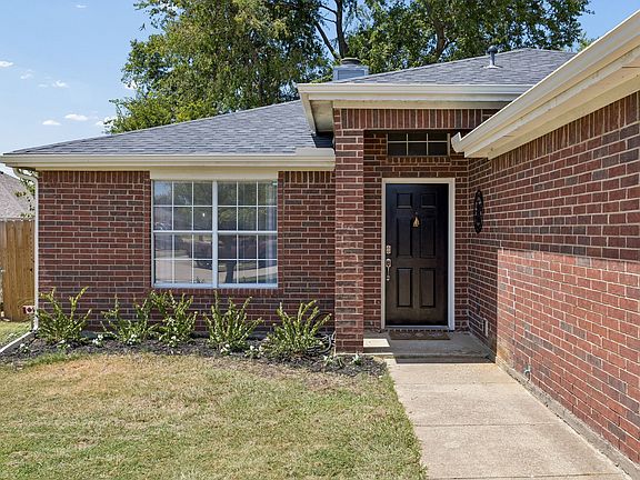 3rd image of 1030 Palomino Dr
