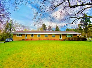 5555 Eureka Rd, Shorewood, MN 55331