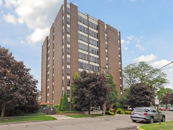 20 Chestnut St APT 305, Wyandotte, MI 48192