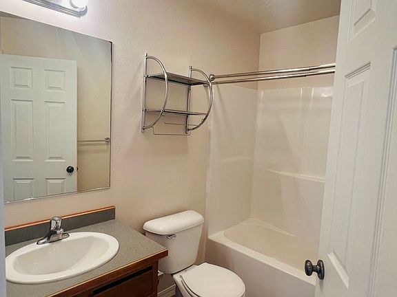 2nd image of 1420 Stoddard St APT E