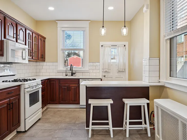344 Fountain St — Photo 14