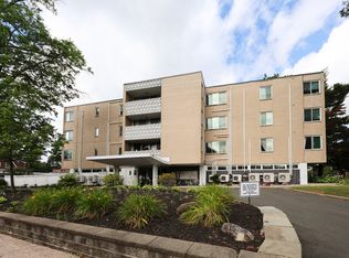 5 Bishop Rd APT 205, West Hartford, CT 06119