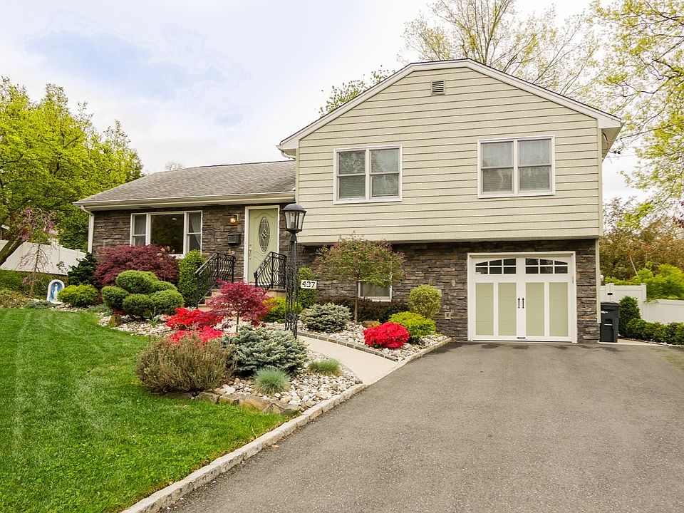 1st image of 437 Cypress Ct
