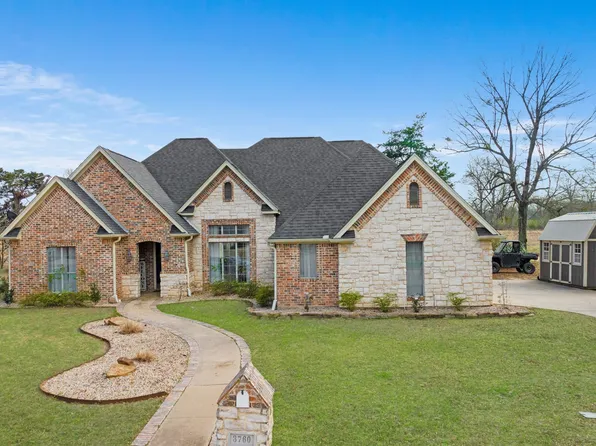 3760 Woodland Ln, Paris, TX 75462