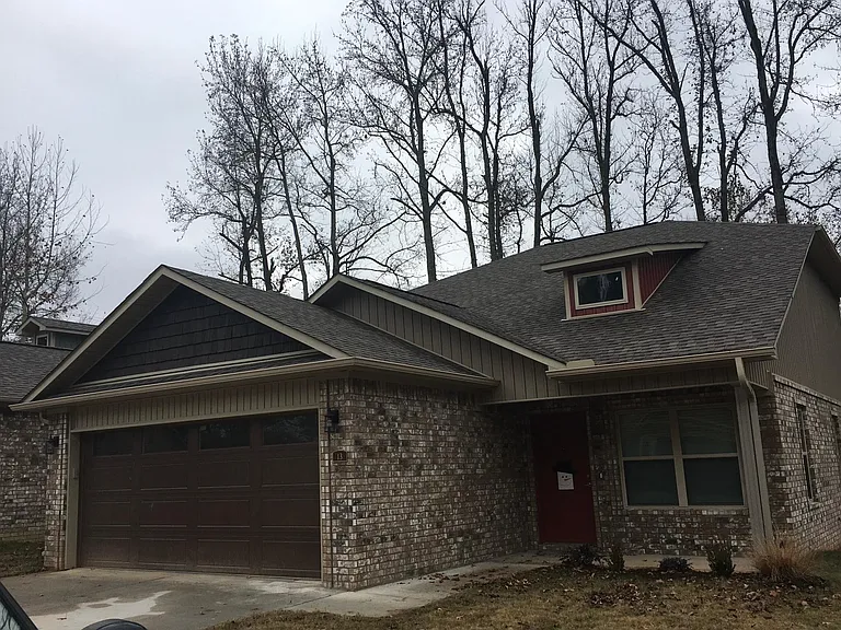 21 Cottage Cv — Photo 1