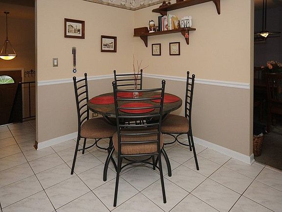 5th image of 121 Monterey Dr