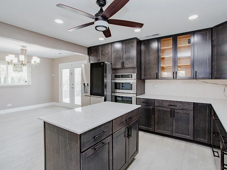 720 Durham Ln — Photo 8