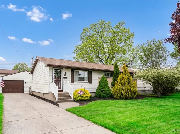 82 Olanta St, Depew, NY 14043