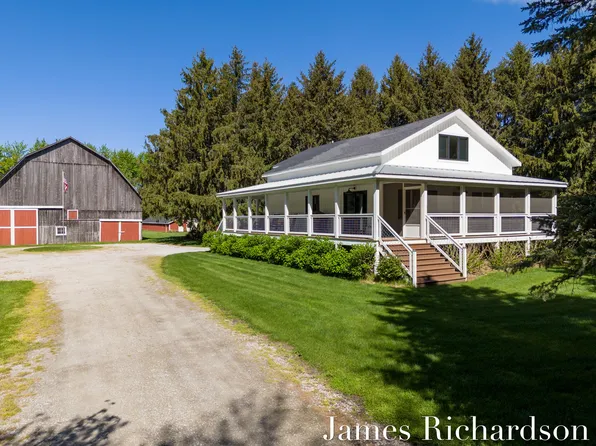7113 128th Ave, Holland, MI 49424