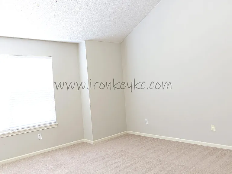 9221 Boehm Dr — Photo 13
