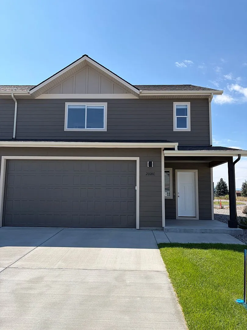 Brand New 3 Bed 2.5 Bath with double attached garage in Belgrade — Photo 1